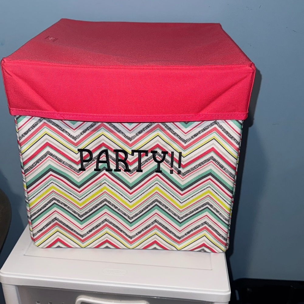Your way storage cube with lid